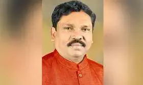 नेते ने उठाया मुद्दा - पीएम आवास योजना के लाभ से वंचित हो रहे 5 एकड़ वाले नेते ने उठाया मुद्दा - पीएम आवास योजना के लाभ से वंचित हो रहे 5 एकड़ वाले