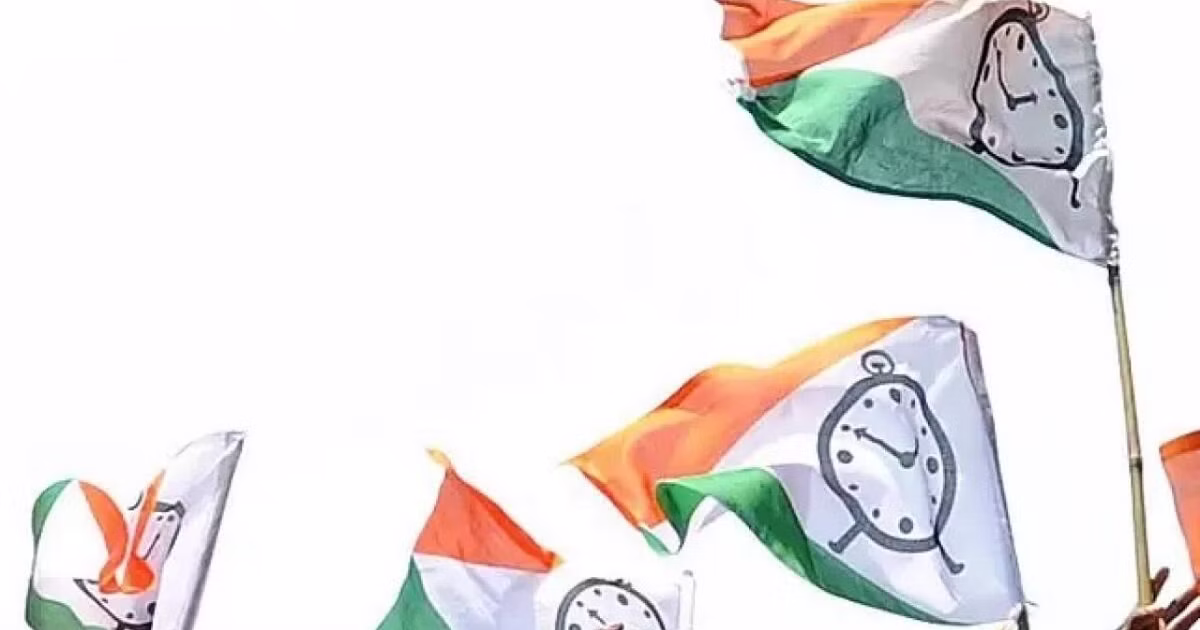 शरद खेमे ने उतारा राष्ट्रीय कार्यालय में लगा चुनाव चिन्ह वाला फ्लैग, दायर करेंगे पिटीशन