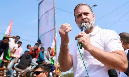 राहुल गांधी ने पीएम मोदी के कपड़े पर उठाए सवाल, बोले- सैलरी 1 लाख 60 हजार रुपए और दिनभर बदल-बदलकर... राहुल गांधी ने पीएम मोदी के कपड़े पर उठाए सवाल, बोले- सैलरी 1 लाख 60 हजार रुपए और दिनभर बदल-बदलकर...