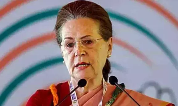 कांग्रेस का गढ़ मानी जाती है रायबरेली सीट, जानिए इंदिरा से लेकर सोनिया गांधी तक क्या रहा यहां का चुनावी इतिहास