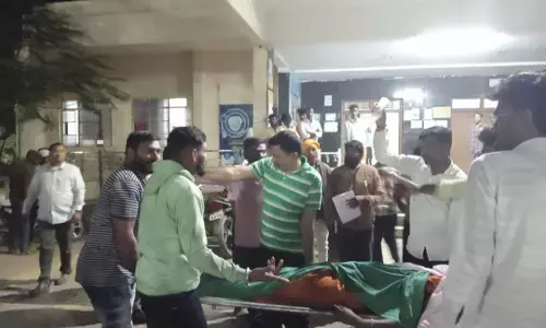 नांदेड़ के पास रोड एक्सीडेंट में एक ही परिवार के 5 लोगों की दर्दनाक मौत, 5 घायल नांदेड़ के पास रोड एक्सीडेंट में एक ही परिवार के 5 लोगों की दर्दनाक मौत, 5 घायल