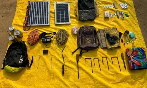 गड़चिरोली, थाना परिसर में रेकी करने पहुंचे नक्सलियों को सुरक्षा बलों ने खदेड़ा गड़चिरोली, थाना परिसर में रेकी करने पहुंचे नक्सलियों को सुरक्षा बलों ने खदेड़ा