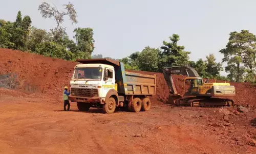 अब सूरजागढ़ पहाड़ी के लौह यातायात के लिए गड़चिरोली में बनेगी ग्रीनफील्ड सड़क अब सूरजागढ़ पहाड़ी के लौह यातायात के लिए गड़चिरोली में बनेगी ग्रीनफील्ड सड़क