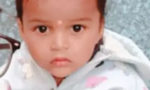 जिंदा जला मासूम... कंडम गाड़ी में खेल रहा था मासूम अचानक लगी आग जिंदा जला मासूम... कंडम गाड़ी में खेल रहा था मासूम अचानक लगी आग