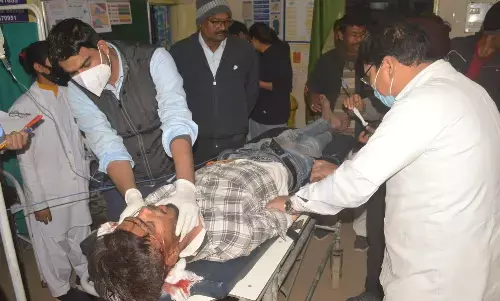 नाबालिग को शूट कर युवक ने खुद को मारी गोली, दोनों गंभीर नाबालिग को शूट कर युवक ने खुद को मारी गोली, दोनों गंभीर