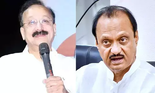 पूर्व मंत्री बाबा सिद्दीकी ने थामा एनसीपी का दामन, हाल ही कांग्रेस से तोड़ा था 48 साल पुराना रिश्ता, अब अजित पवार से मिलाए हाथ पूर्व मंत्री बाबा सिद्दीकी ने थामा एनसीपी का दामन, हाल ही कांग्रेस से तोड़ा था 48 साल पुराना रिश्ता, अब अजित पवार से मिलाए हाथ