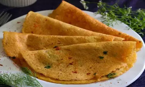 बेहद ही आसान तरीके से सुबह नाश्ते में बनाएं मूंग दाल के चीले, जानें रेसिपी बनाने का तरीका