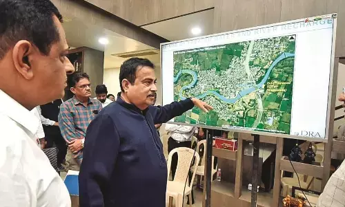 गडकरी ने कहा - आवश्यकता अनुसार सॉफ्टवेयर क्षेत्र में संशोधन की आवश्यकता