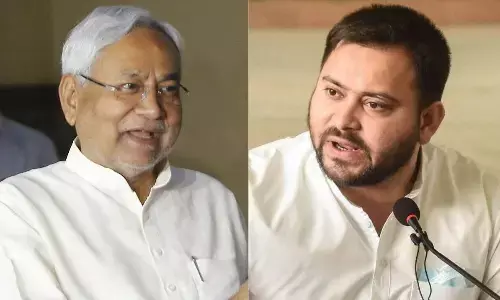 फ्लोर टेस्ट कल, CM नीतीश ने JDU विधायकों से की मुलाकात, बीजेपी विधायक पटना के लिए रवाना, तेजस्वी के आवास पर लगा है RJD नेताओं का जमावड़ा फ्लोर टेस्ट कल, CM नीतीश ने JDU विधायकों से की मुलाकात, बीजेपी विधायक पटना के लिए रवाना, तेजस्वी के आवास पर लगा है RJD नेताओं का जमावड़ा