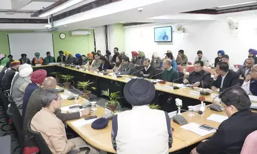 दिल्ली कूच को अमादा किसानों की सरकार के साथ बैठक रही बेनतीजा, बोले किसान संगठन - सरकार हमारी मांगों पर गंभीर नहीं