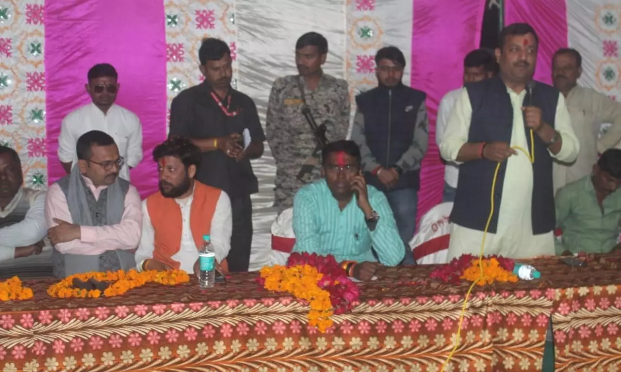 केन्द्र व प्रदेश सरकार कर रही है जनहितैषी कार्य: दिलीप अहिरवार केन्द्र व प्रदेश सरकार कर रही है जनहितैषी कार्य: दिलीप अहिरवार