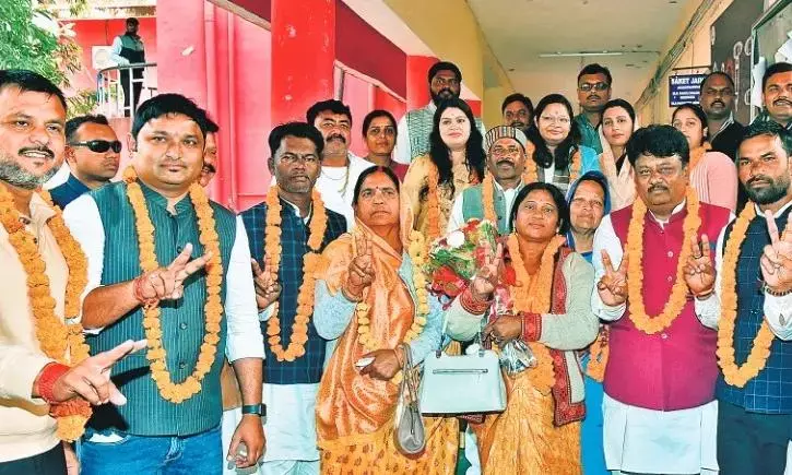 निर्विरोध निर्वाचित हुईं, भाजपा विधायकों ने डेरा डाला, कांग्रेस ने रुचि नहीं दिखाई