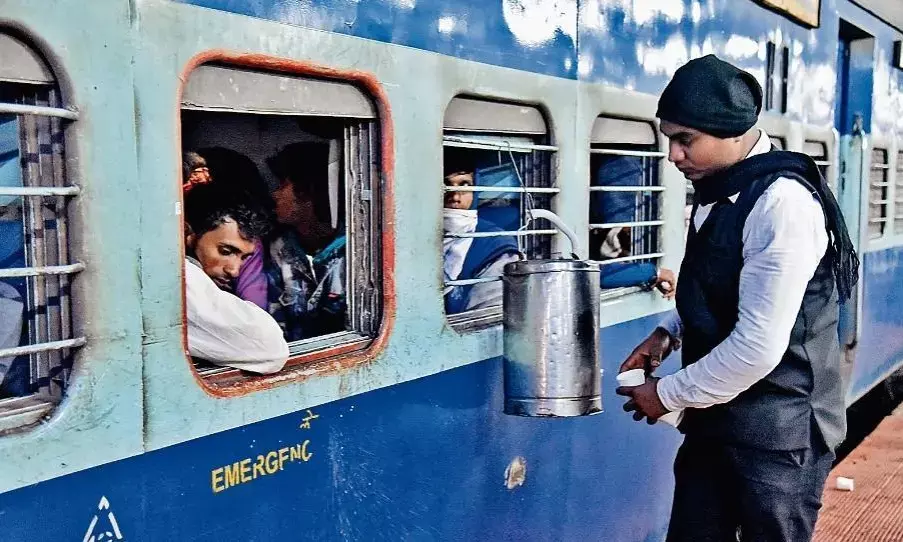 अवैध वेंडरों का फैला कारोबार, कार्रवाई नहीं होने से बेखौफ होकर बेच रहे प्रतिबंधित सामग्री