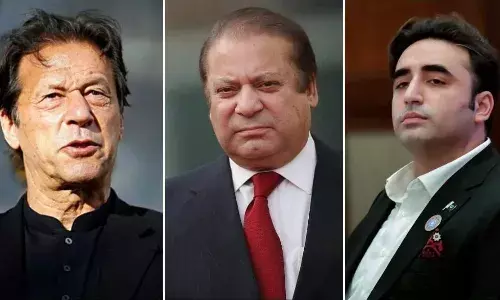 पाकिस्तान में ऐसे बनेगी सरकार, बहुमत न मिलने पर इस फॉर्मूले से तय होता है कौन बनेगा पीएम? पाकिस्तान में ऐसे बनेगी सरकार, बहुमत न मिलने पर इस फॉर्मूले से तय होता है कौन बनेगा पीएम?