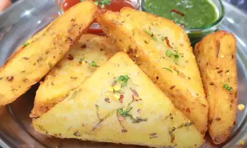 सुबह के नाश्ते में ट्राई करे गरमा-गरम आलू सूजी स्नैक्स, जानिए इसे बनाने की विधि