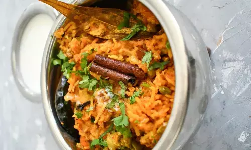 खाना है कुछ हल्का फुल्का तो झटपट बनाएं वघारेली खिचड़ी, इस आसान रेसिपी से खाना है कुछ हल्का फुल्का तो झटपट बनाएं वघारेली खिचड़ी, इस आसान रेसिपी से