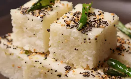 नाश्ते में झटपट बनाए सुजी का सफेद ढोकला, यहां जानिए पूरी रेसिपी नाश्ते में झटपट बनाए सुजी का सफेद ढोकला, यहां जानिए पूरी रेसिपी