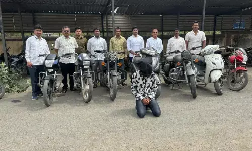 बनना था अधिकारी, प्रेमिका के प्यार में बन गया चोर, खर्चे नहीं उठा पाया तो रोजाना एक बाइक चुराने लगा