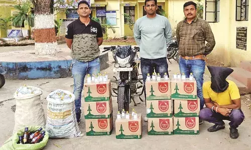 नंदोरी के पास देशी शराब सहित दो गिरफ्तार, समुद्रपुर पुलिस की नाकाबंदी के दौरान