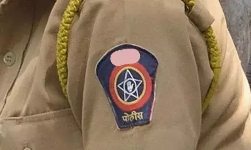 गांजे के केस में फंसाने की धमकी देकर छात्र से वसूले 5 लाख, दो पुलिसकर्मियों पर गाज! गांजे के केस में फंसाने की धमकी देकर छात्र से वसूले 5 लाख, दो पुलिसकर्मियों पर गाज!