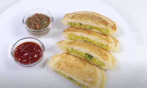 कम तेल में सूजी और आलू से बनाइए टेस्टी नाश्ता यहां जानिए पूरी रेसिपी कम तेल में सूजी और आलू से बनाइए टेस्टी नाश्ता यहां जानिए पूरी रेसिपी