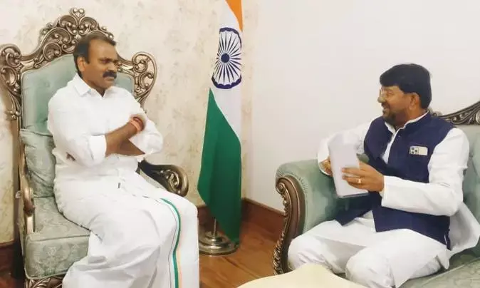 पशुपालन एवं डेयरी राज्यमंत्री लखन पटेल ने की केंद्रीय राज्यमंत्री मुरूगन से मुलाकात