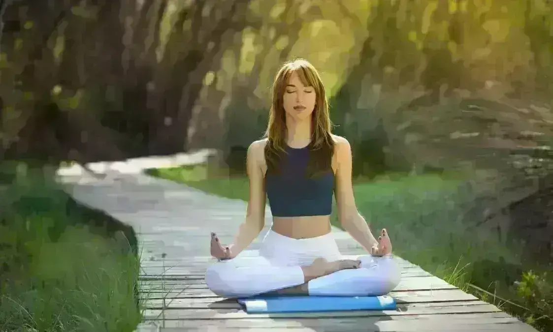 रहना है मेंटली हेल्दी एंड फिट तो, आज से ही शुरु करें इन योगासनों का नियमित अभ्यास