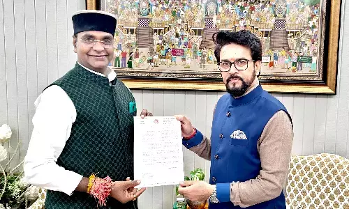 मंत्री विश्वास सारंग ने केंद्रीय खेल मंत्री श्री ठाकुर से नई दिल्ली में की मुलाकात