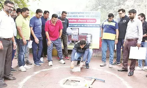 वॉकर स्ट्रीट पर स्मार्ट पब्लिक टॉयलेट का भूमिपूजन, मनपा-जिला नियोजन समिति का सहयोग