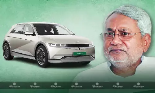 इस लग्जरी इलेक्ट्रिक कार से विधानसभा पहुंचे नीतीश कुमार, बेहतरीन फीचर्स से लैस ये कार सेफ्टी में भी है दमदार