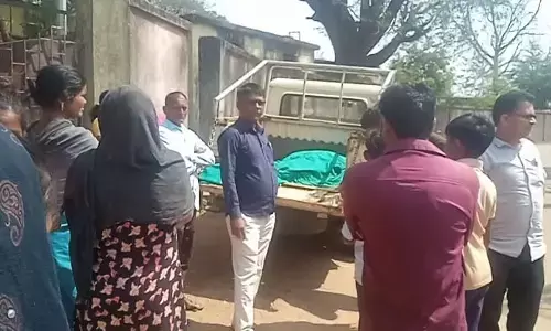 जंगल में लकड़ियां चुनने गया था , घात लगाकर बैठे बाघ ने किया ग्रामीण का शिकार जंगल में लकड़ियां चुनने गया था , घात लगाकर बैठे बाघ ने किया ग्रामीण का शिकार