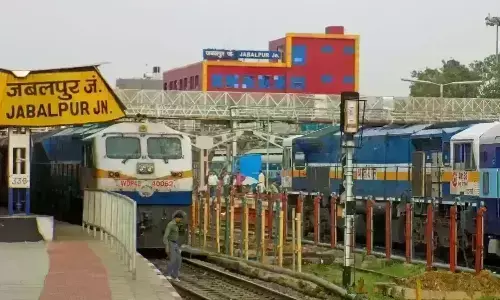 रेलवे की पार्किंग में मिलीं कई अनियमितताएँ, की गई कार्रवाई रेलवे की पार्किंग में मिलीं कई अनियमितताएँ, की गई कार्रवाई