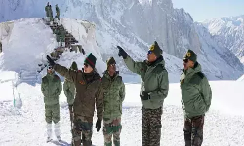 करतूतों से बाज नहीं आ रहा ड्रैगन! भूटान बॉर्डर पर गांव बसाने के बहाने साजिश रच रहा चीन करतूतों से बाज नहीं आ रहा ड्रैगन! भूटान बॉर्डर पर गांव बसाने के बहाने साजिश रच रहा चीन