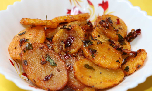 घर पर बनाएं मसालेदार आलू कतली की स्वादिष्ट रेसिपी, खाने वाले करेंगे जमकर तारीफ