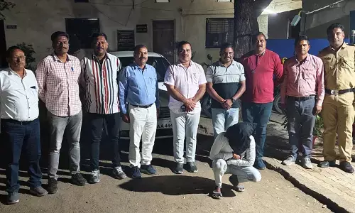 दादी के ऊपर कंबल डालकर चेन लूटने वाले पोते को पुलिस ने किया गिरफ्तार दादी के ऊपर कंबल डालकर चेन लूटने वाले पोते को पुलिस ने किया गिरफ्तार