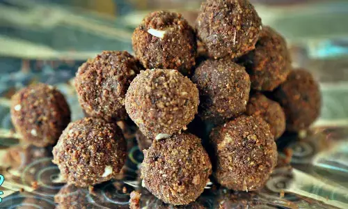 महुआ फूलों से शराब बनाने की बजाए बच्चों के लिए लड्डू बनाने की राज्य कृति गट ने दी सलाह