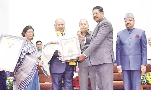 नागपुर के न्यायमूर्तियों ने बढ़ाई न्यायक्षेत्र की प्रतिष्ठा : न्या.भूषण गवई नागपुर के न्यायमूर्तियों ने बढ़ाई न्यायक्षेत्र की प्रतिष्ठा : न्या.भूषण गवई