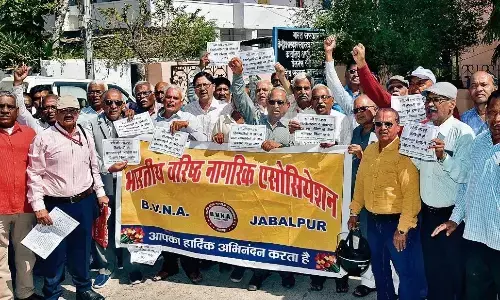 डिस्पेंसरी में बढ़ोत्तरी नहीं बल्कि डॉक्टर भी घटा दिए डिस्पेंसरी में बढ़ोत्तरी नहीं बल्कि डॉक्टर भी घटा दिए