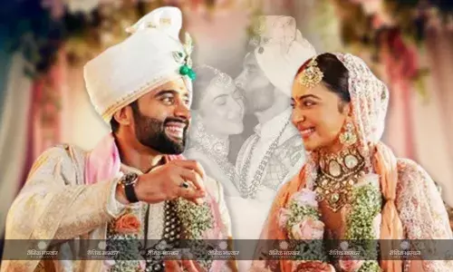 रकुल प्रीत ने लॉन्ग टाइम बॉयफ्रेंड जैकी भगनानी से की शादी, कपल ने सोशल मीडिया पर शेयर की फोटोज, पैपराजी को दिए पोज