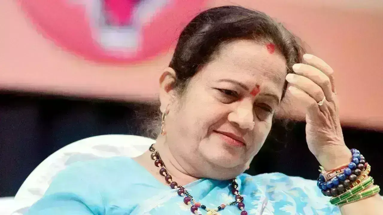 पूर्व मेयर किशोरी पेडणेकर को गिरफ्तारी से 21 मार्च तक अंतरिम संरक्षण बरकरार पूर्व मेयर किशोरी पेडणेकर को गिरफ्तारी से 21 मार्च तक अंतरिम संरक्षण बरकरार