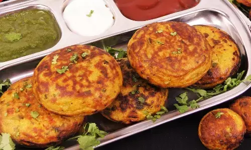 इस आसान रेसिपी से सूजी और आटे से बनाएं टेस्टी नाश्ता