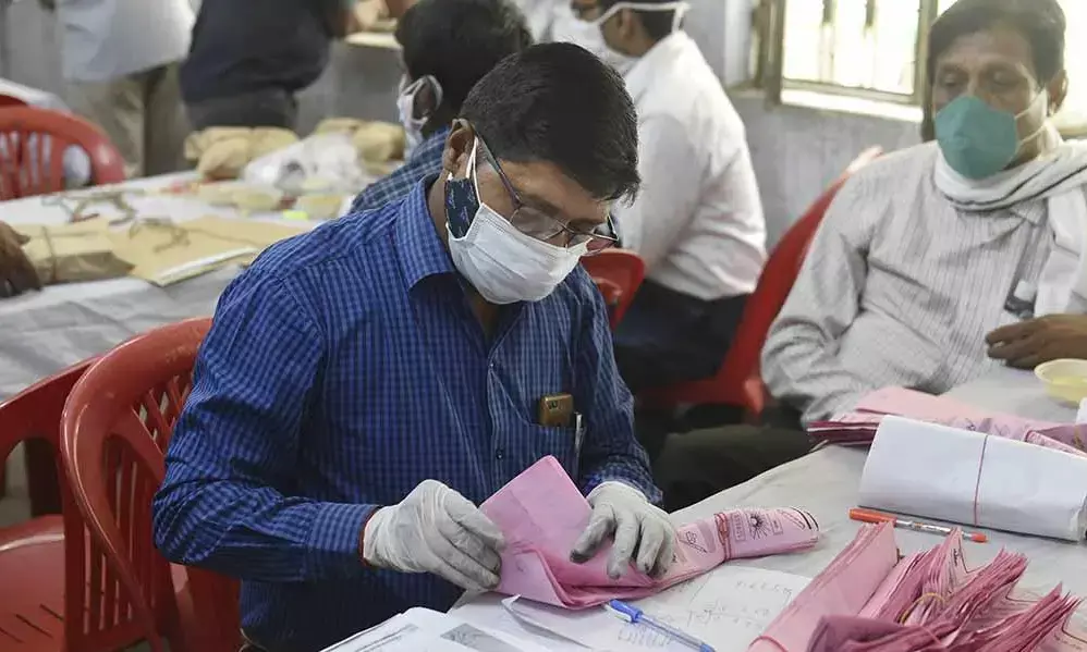 शिक्षकों को चुनावी ड्यूटी से फिलहाल राहत, मुख्य चुनाव अधिकारी ने जारी किया आदेश