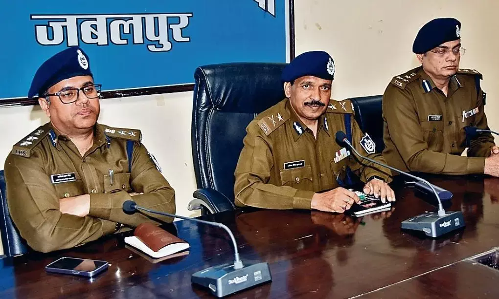 बेहतर कार्यों पर मिलेगा इनाम और लापरवाही पर सजा भी