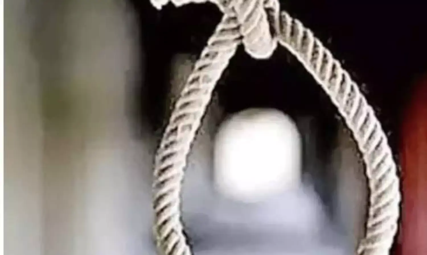 फाँसी लगाने के पहले पर्ची में लिखा पति से परेशान हूँ