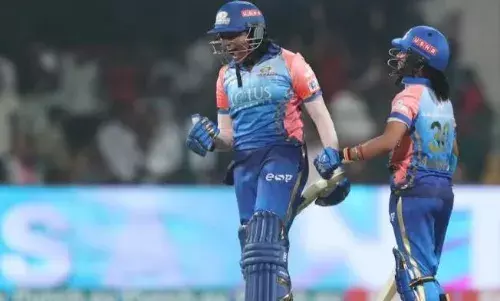 सीजन के पहले ही मैच में हुई रोमांच की हदें पार, आखिरी गेंद पर छक्का लगाकर जीती मुंबई इंडियंस