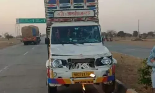 हिंगोली-वाशिम नेशनल हाईवे पर बड़ा हादसा, तेज रफ्तार पिकअप वाहन ने भक्तों को रौंदा, चार लोगों की हुई मौत