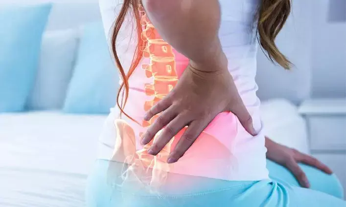 स्लिप डिस्क की समस्या से पाना चाहते हैं छुटकारा तो, इन चार योगासनों का रोजाना करें अभ्यास