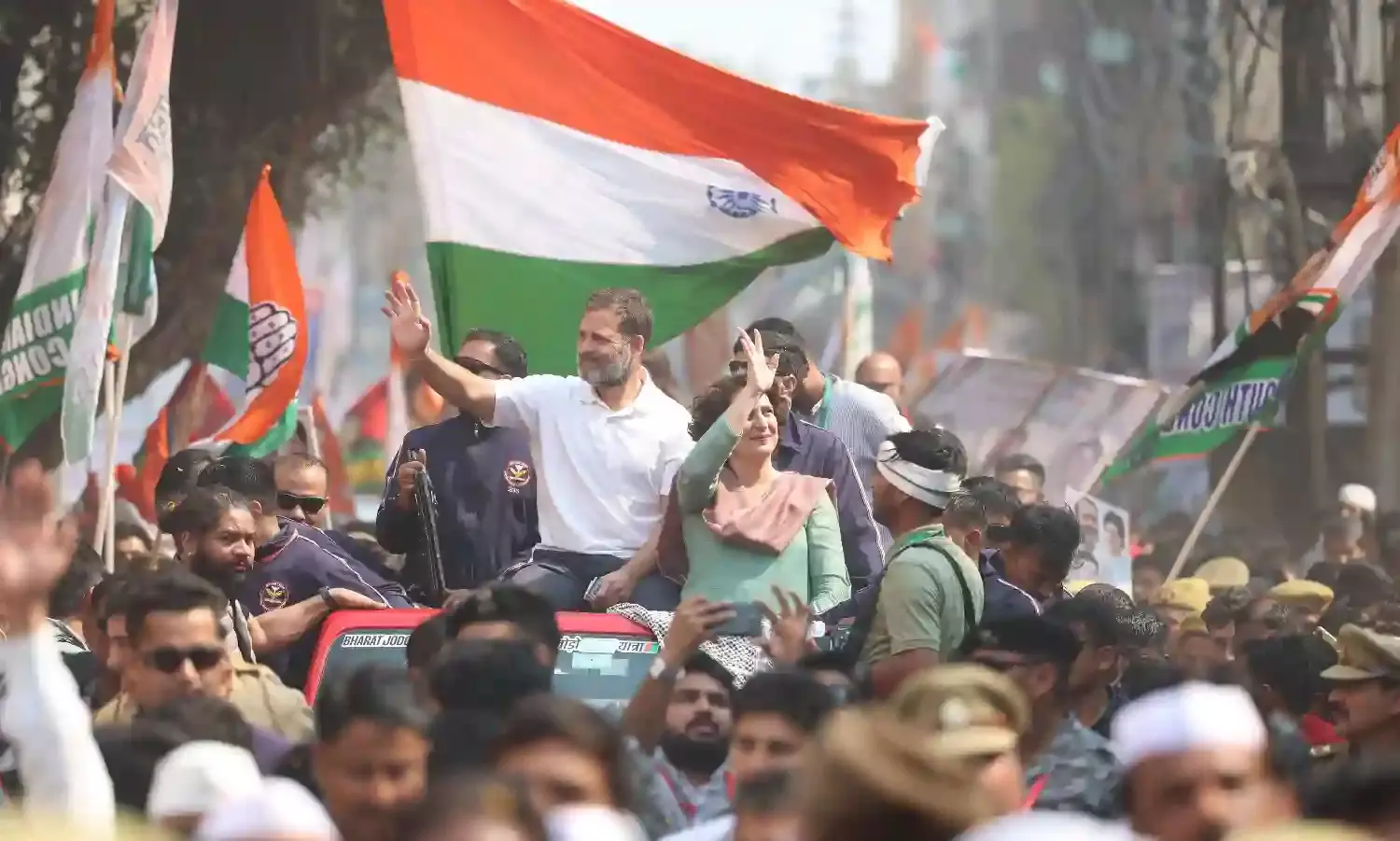 UP में बीजेपी के जबड़े में फंसी है कांग्रेस की जीत, 17 में से 14 सीटों पर भाजपा का सियासी गणित मजबूत