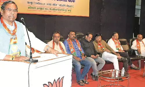 दूसरे दल के कार्यकर्ताओं को लाओ, बूथ स्तर पर संख्या बढ़ाओ - भाजपा की क्लस्टर बैठक दूसरे दल के कार्यकर्ताओं को लाओ, बूथ स्तर पर संख्या बढ़ाओ - भाजपा की क्लस्टर बैठक