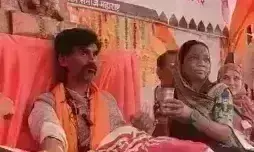 जरांगे ने भूख हड़ताल खत्म की, हाईकोर्ट ने कहा - सरकार मूकदर्शक नहीं रह सकती